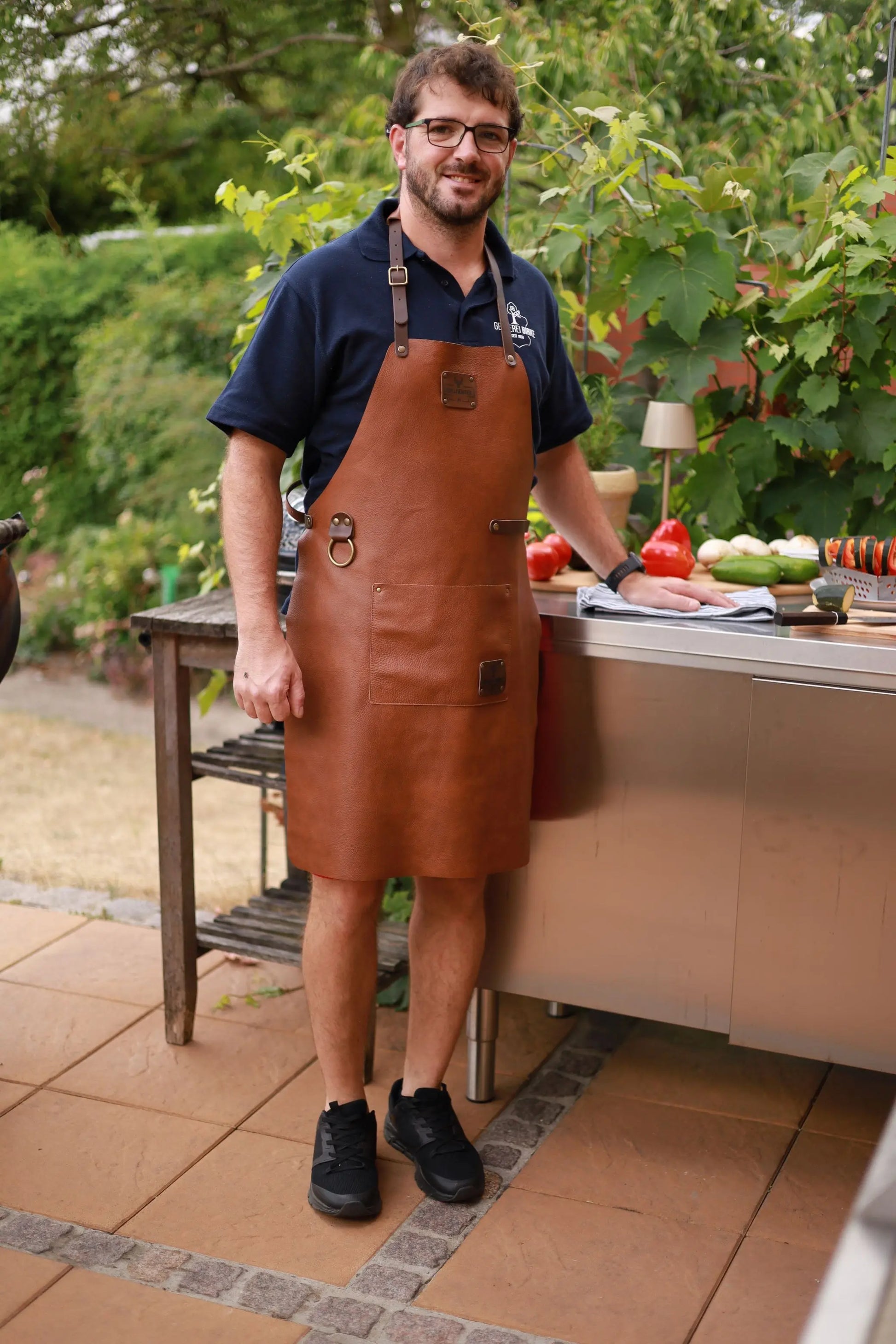 Premium Leder-Grillschürze Whiskybraun mit Personalisierung | Regular  Gerberei Birke Fellshop