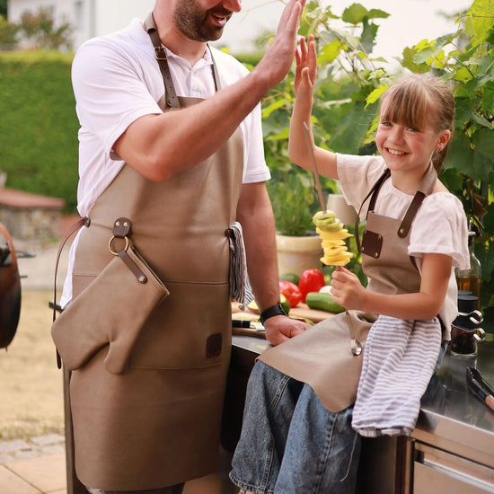 Premium Leder-Grillschürze Smokegrau mit Personalisierung | extra Lang für über 1,9m  Gerberei Birke Fellshop