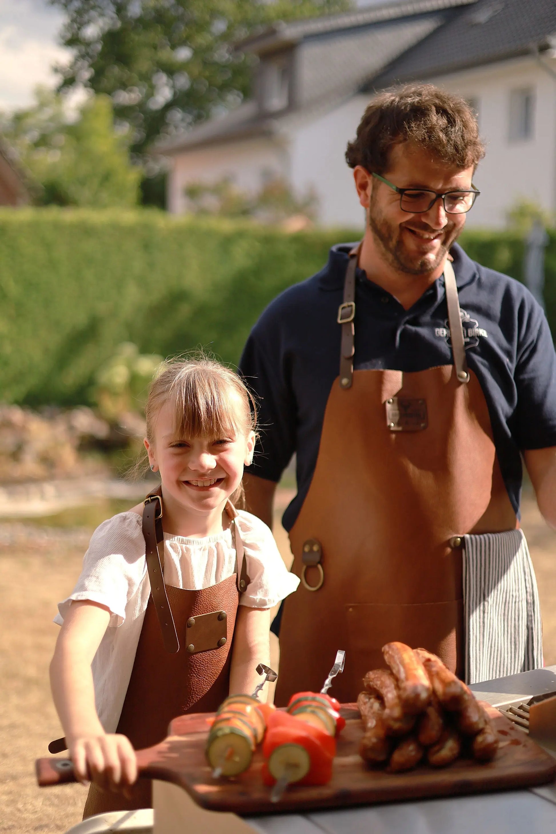 Kinder-Grillschürze aus Leder mit Wunschname | Braun  Gerberei Birke Fellshop