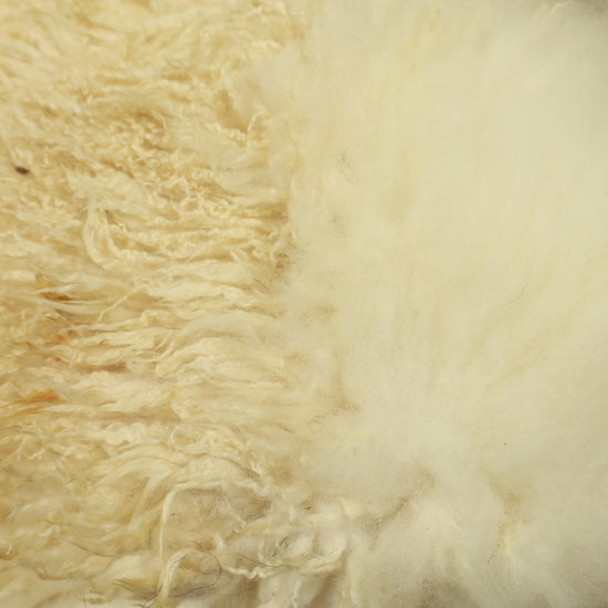 Die Fellbürste – von Profis getestet & für die beste Fellpflege Gerberei Birke Fellshop