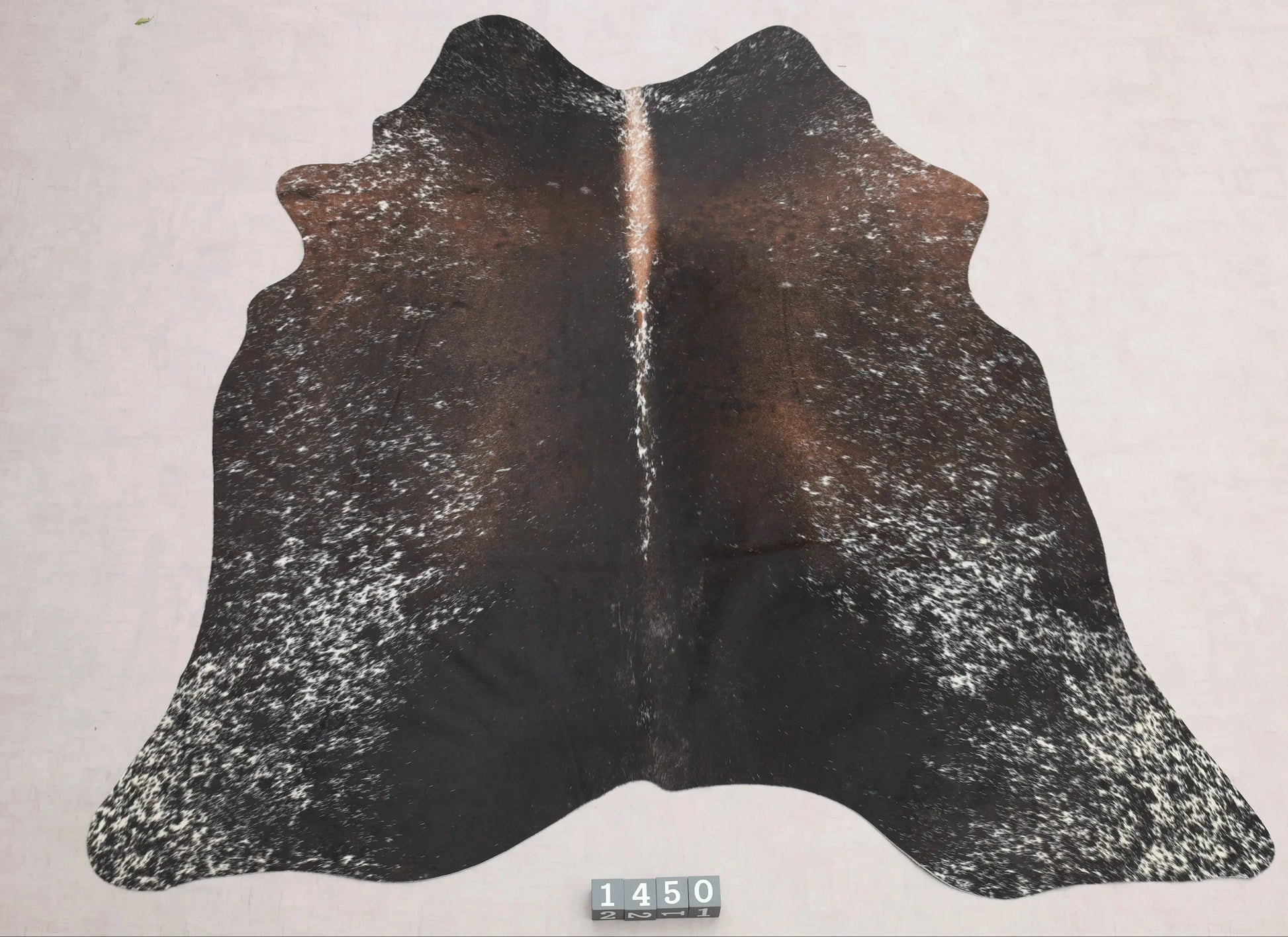 Kuhfell Braun Schwarz Weiß (1450) 1-2 qm  Gerberei Birke Fellshop: Gesamtaufnahme