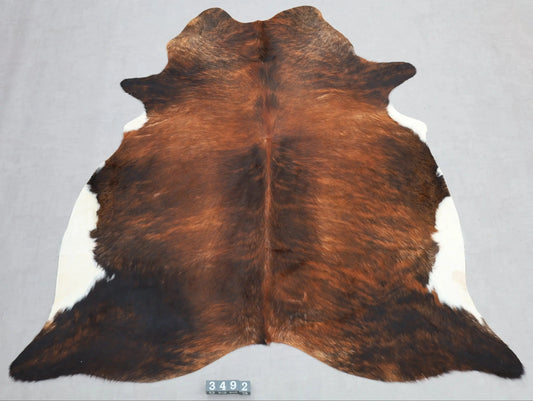 Kuhfell Braun Schwarz Weiß getigert (3492) 3-4 qm  Gerberei Birke Fellshop: Gesamtaufnahme