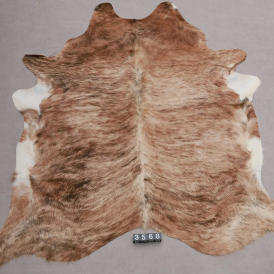 Kuhfell Braun Beige Weiß getigert (3568) 3-4 qm  Gerberei Birke Fellshop: Gesamtaufnahme