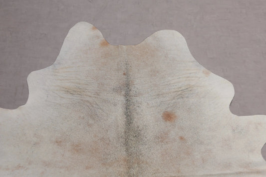 Kuhfell Weiß Grau Beige Braun (3570) 3-4 qm  Gerberei Birke Fellshop: Nahaufnahme Hals