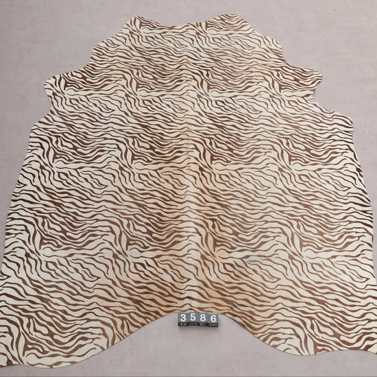 Kuhfell Schwarz Weiß Zebra (3586) 3-4 qm  Gerberei Birke Fellshop: Gesamtaufnahme