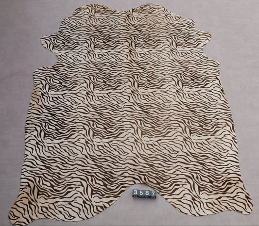 Kuhfell Schwarz Weiß Zebra (3587) 3-4 qm  Gerberei Birke Fellshop: Gesamtaufnahme