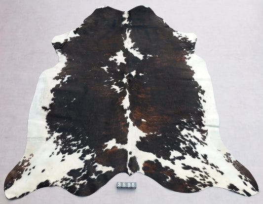 Kuhfell Schwarz Weiß Braun getigert (3598) 3-4 qm  Gerberei Birke Fellshop: Gesamtaufnahme