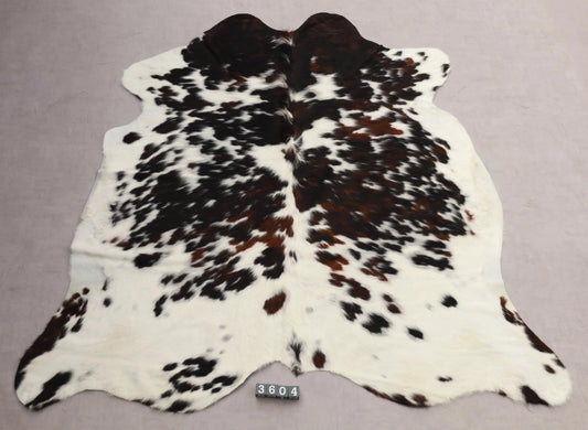 Kuhfell Schwarz Weiß Braun Normandie (3604) 3-4 qm  Gerberei Birke Fellshop: Gesamtaufnahme 