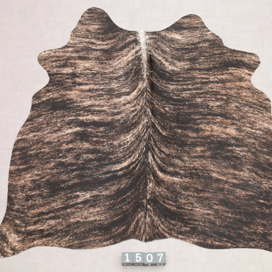 Kuhfell Beige Schwarz getigert (1507) 1-2 qm Gesamtaufnahme