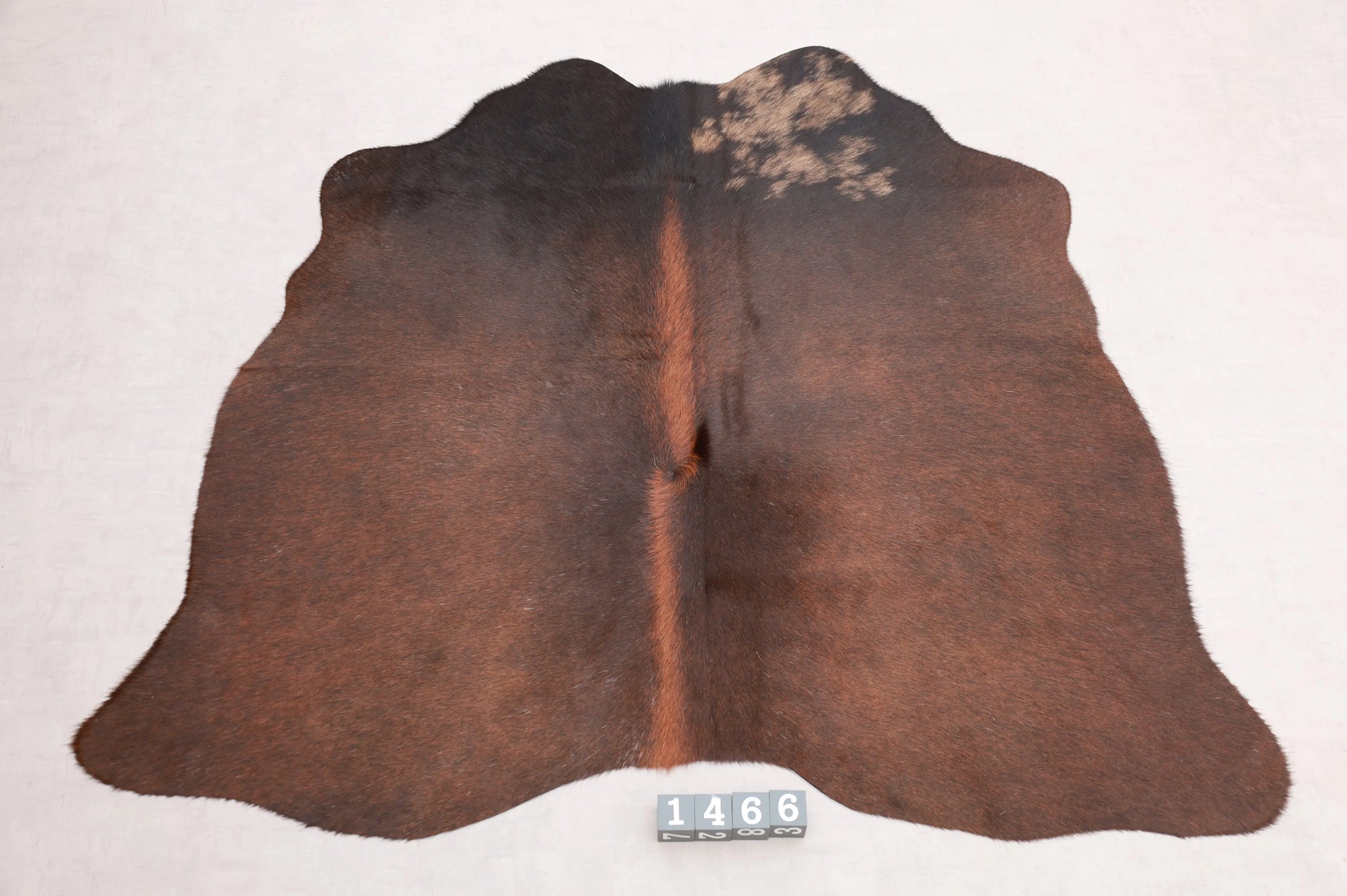 Kuhfell Braun Schwarz gefleckt (1466) 1-2 qm Gesamtaufnahme