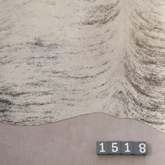 Kuhfell Grau getigert (1518) 1-2 qm Nahaufnahme Rückenende