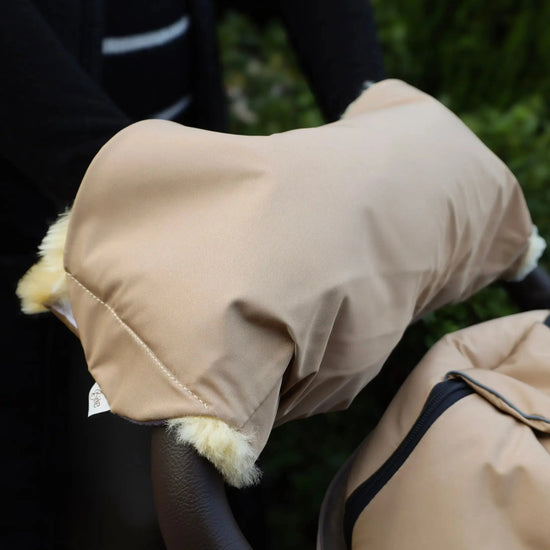 Lammfell-Handwärmer für Kinderwagen - Befestigung mit Klettverschluss - Champanger Gold