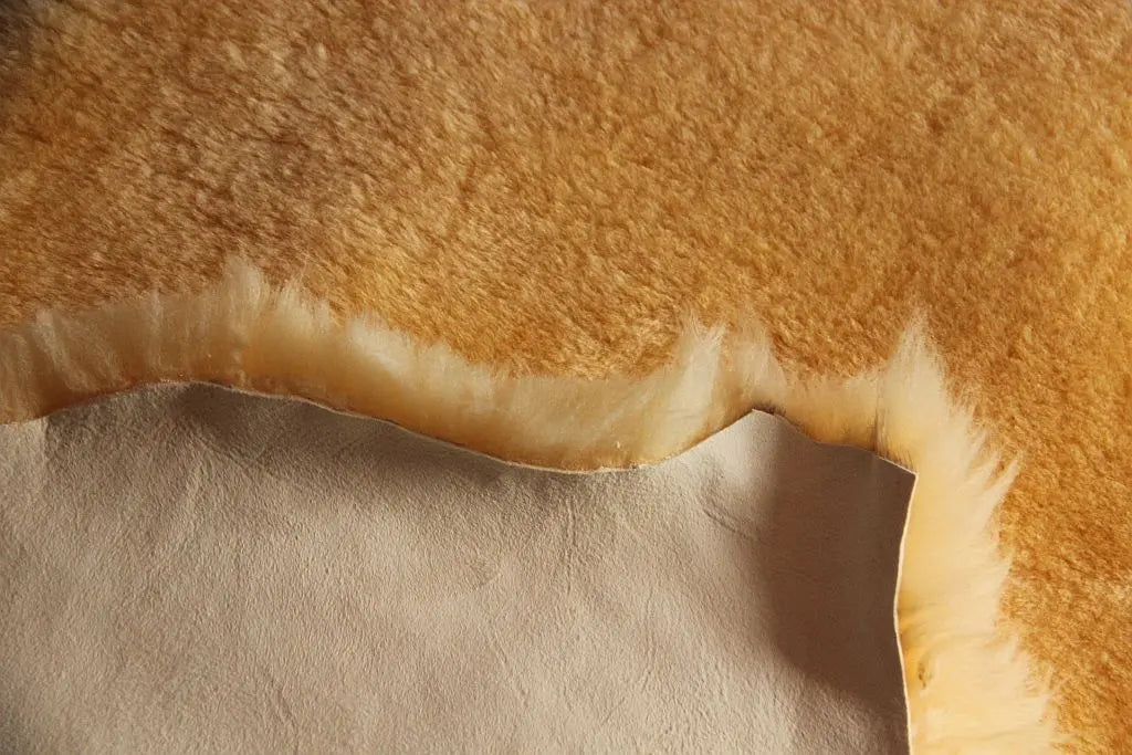 Baby-Lammfell medizinisch als Kinderwageneinlage  Gerberei Birke Fellshop